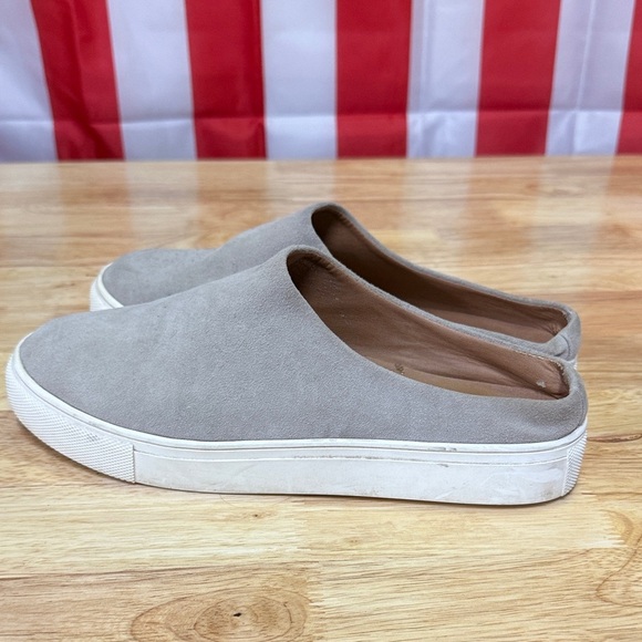 Caslon Women's Gray Slip-On Loafers - Picture 4 of 7